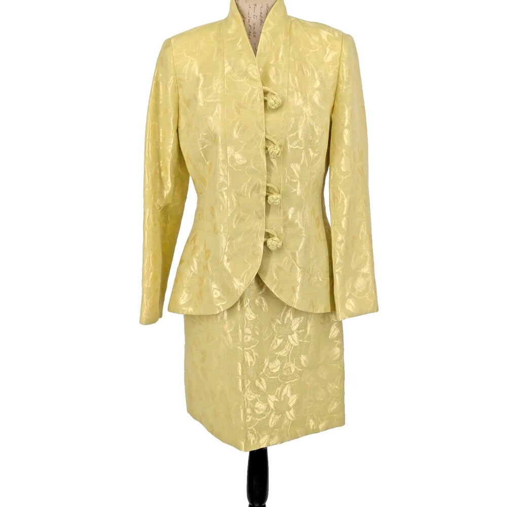 VTG Old Money Retro Minimalst Skirt Suit SIZE 8 Yellow Knot Buttons Excellent